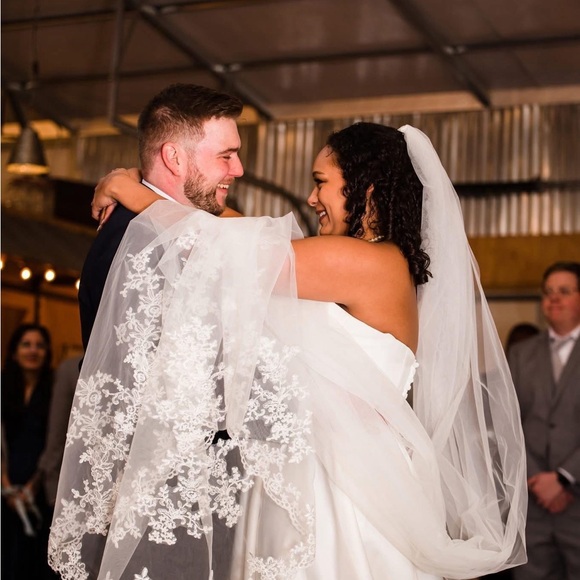 Meet your Posher, Angel - Picture 2 of 3